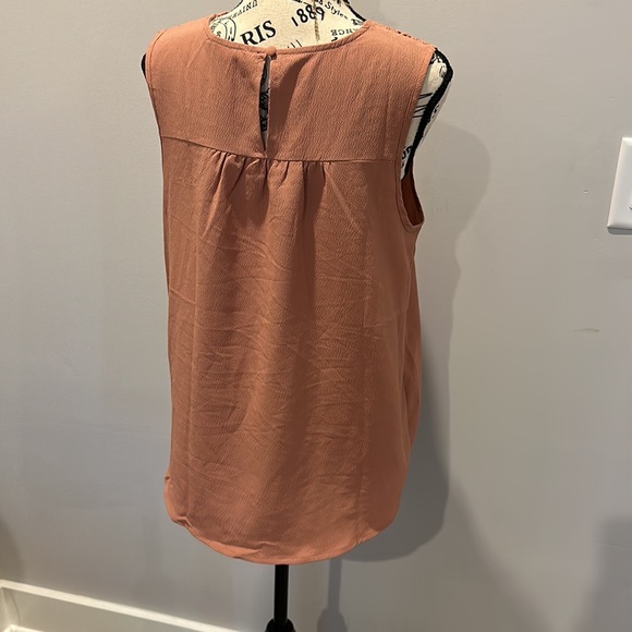 Excellent condition top. - Picture 2 of 2